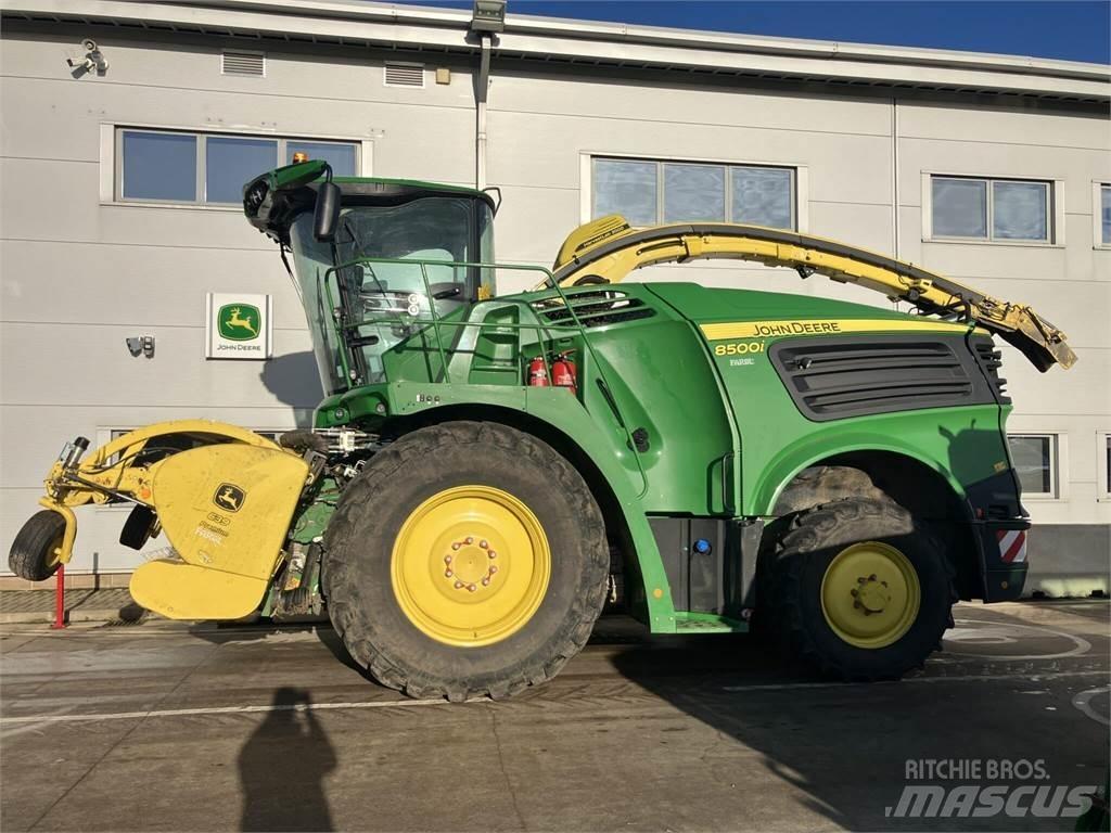John Deere 8500i 자동 초지기계