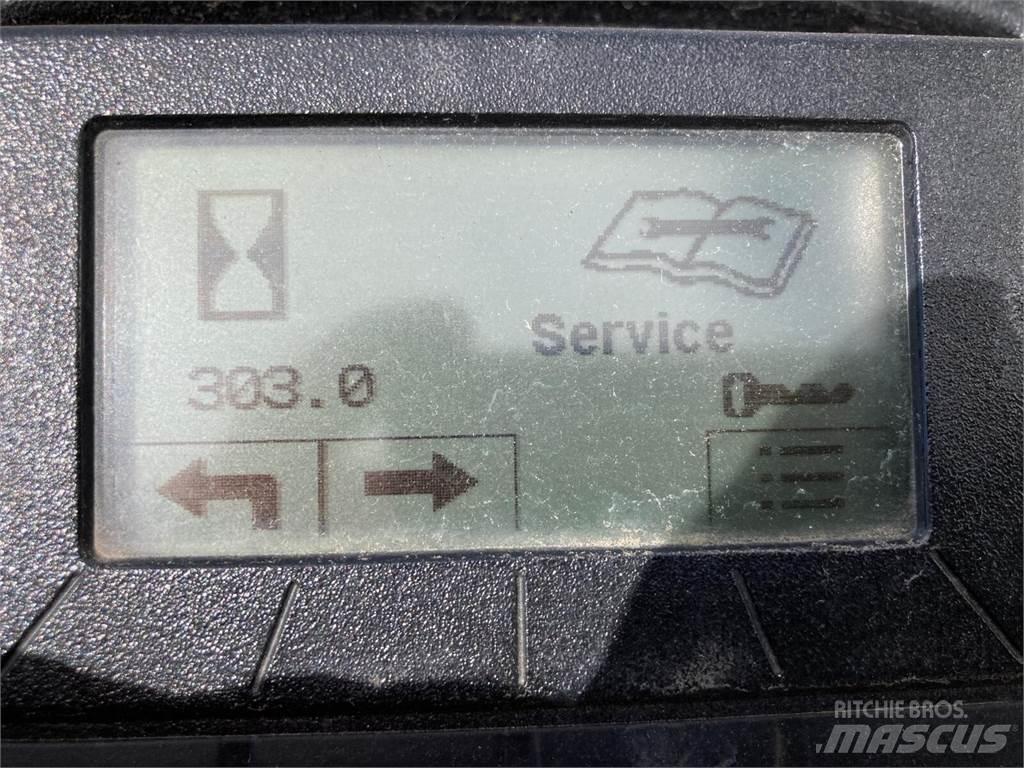 John Deere 9009A 밀면서 전진하는 잔디깎기