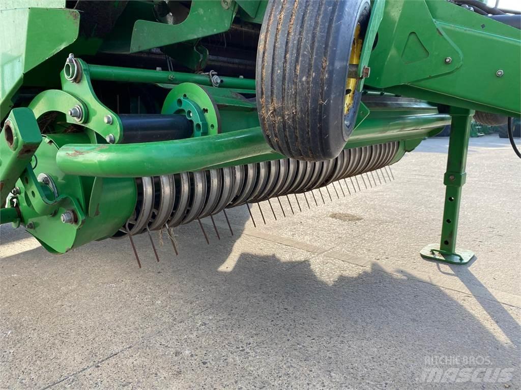 John Deere 960 각형 곤포기
