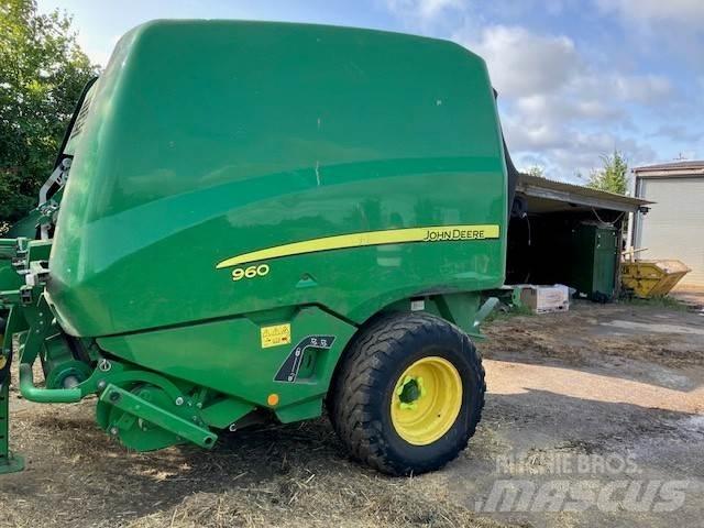 John Deere 960 각형 곤포기