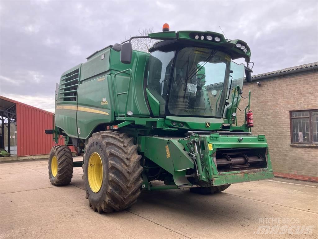 John Deere T670 HM 콤바인 수확기