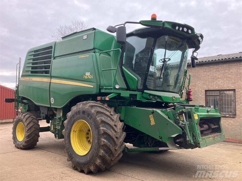 John Deere T670 HM 콤바인 수확기