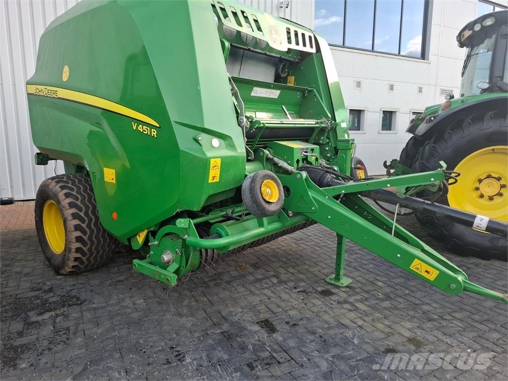 John Deere V451R 각형 곤포기