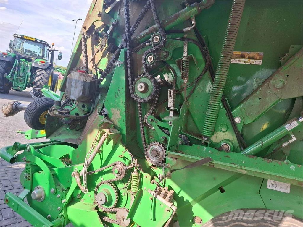 John Deere V451R 각형 곤포기