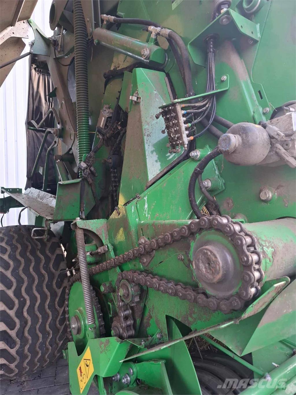John Deere V451R 각형 곤포기