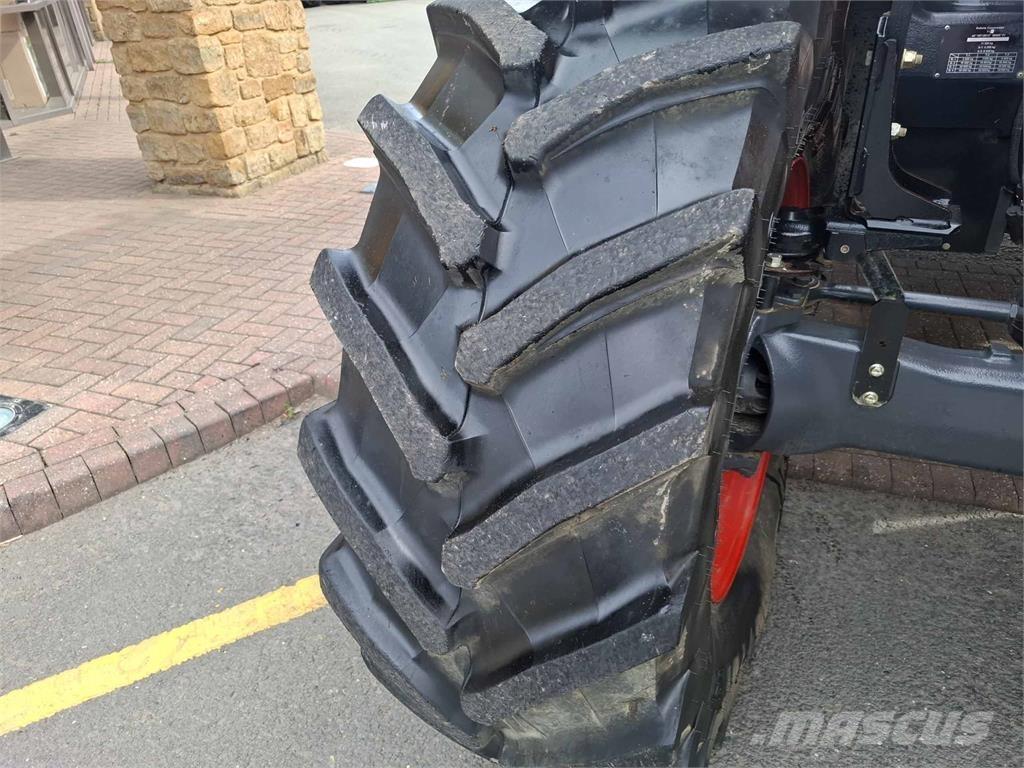 Kubota M7153 트랙터
