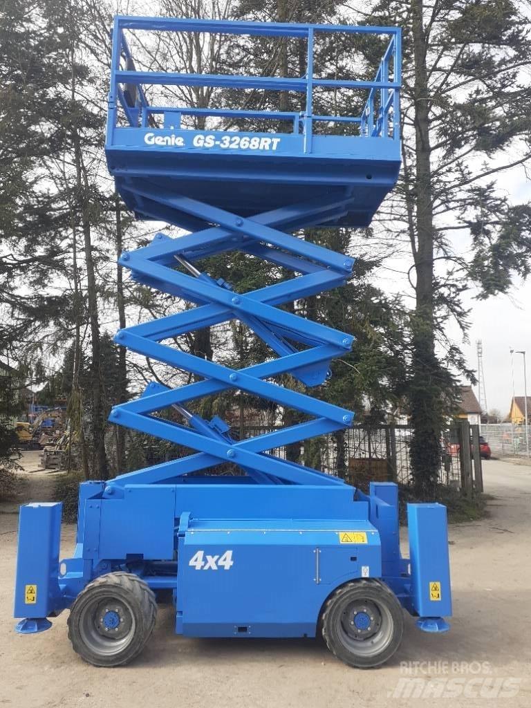 Genie GS 3268 RT 가위형 리프트