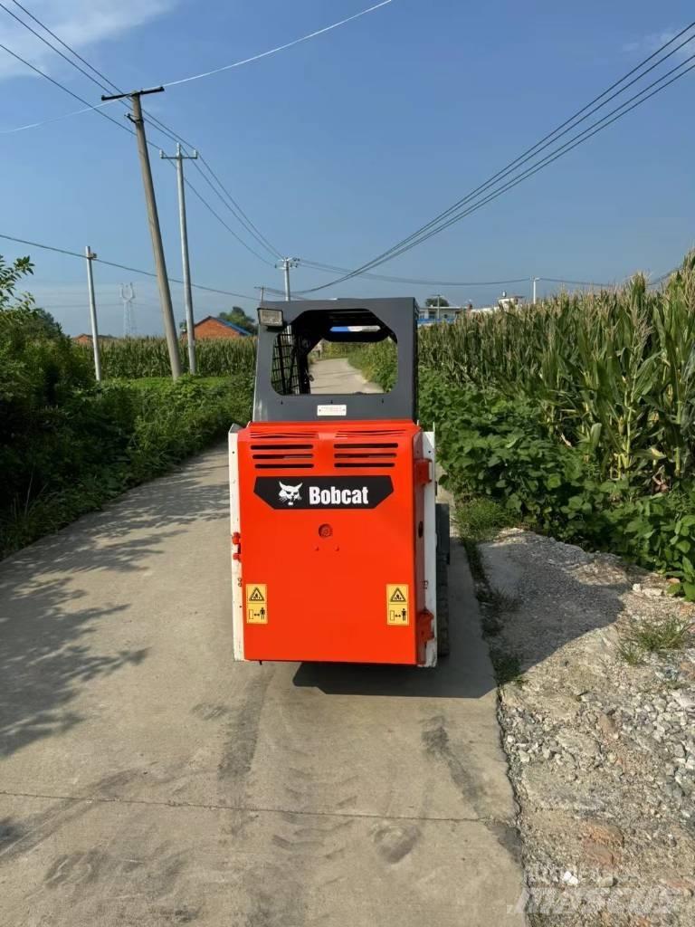 Bobcat S 70  스키드로더