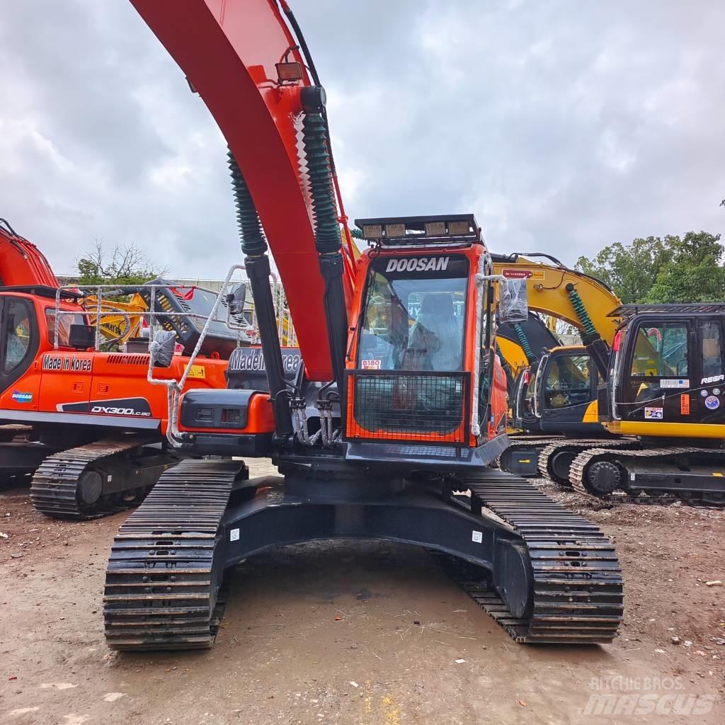Doosan DX 300 LC 대형 굴삭기 29톤 이상