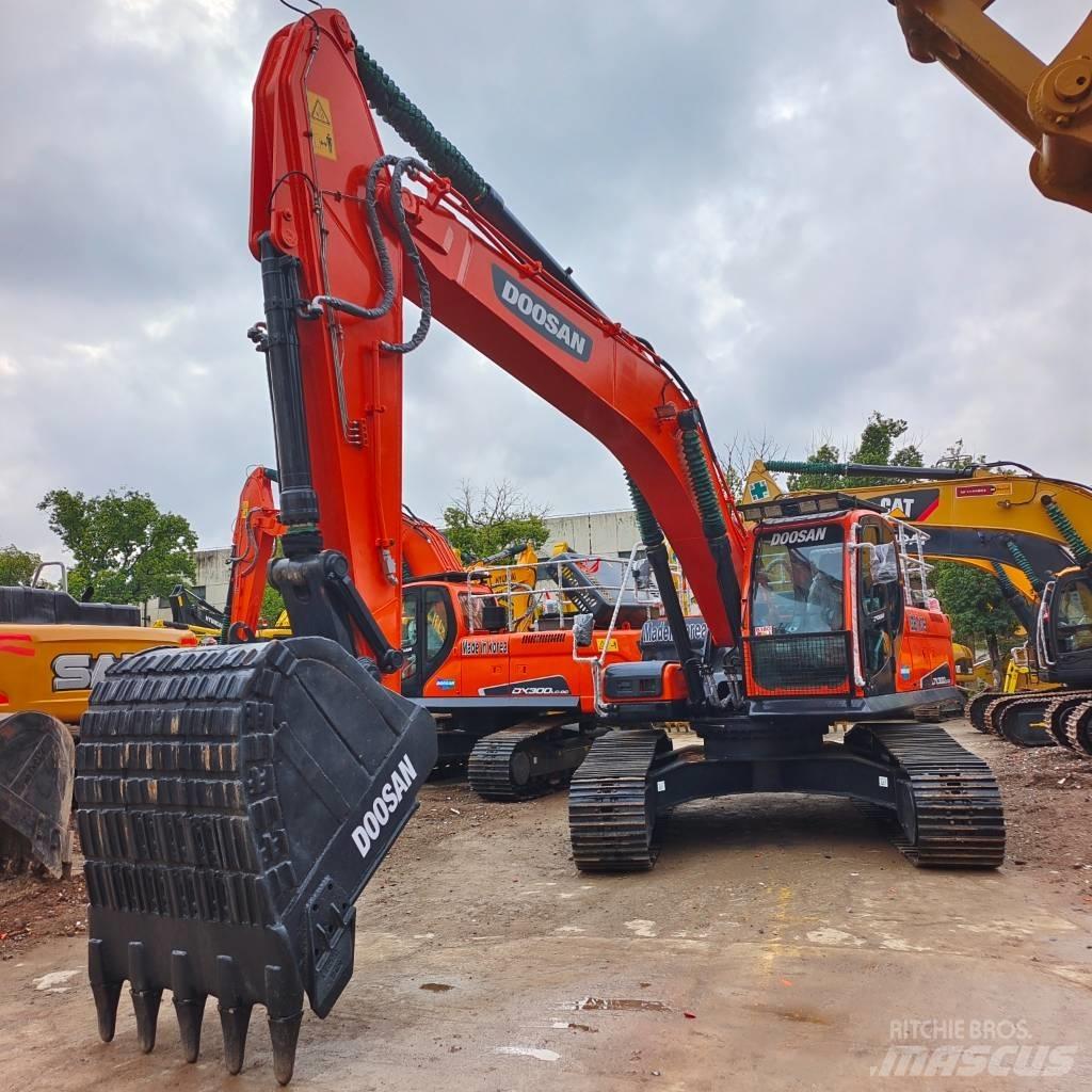 Doosan DX 300 LC 대형 굴삭기 29톤 이상