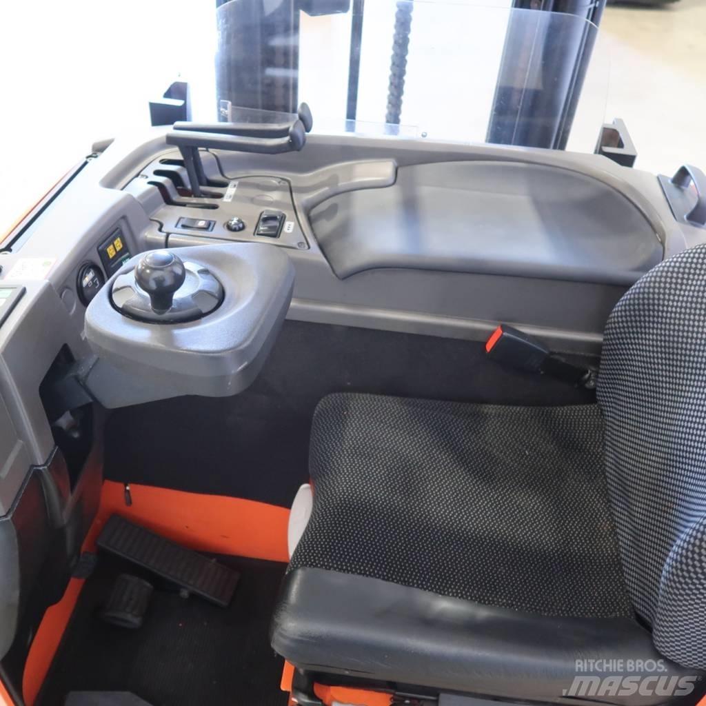 BT SRE160L 보행식 리치 지게차