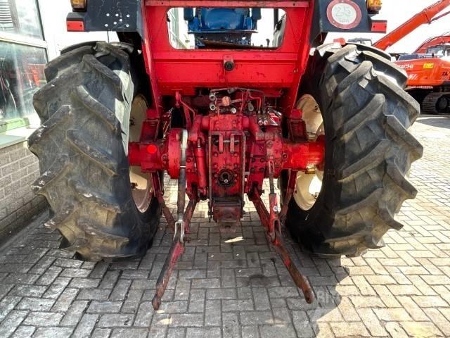 International 1255 A 트랙터