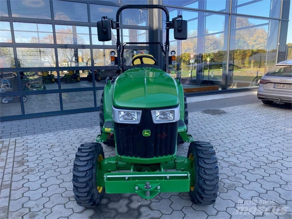 John Deere 3046R 트랙터