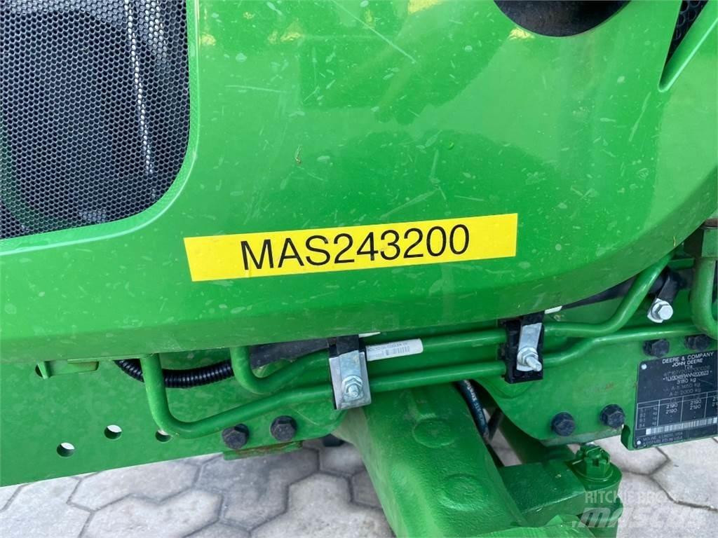 John Deere 3046R 트랙터