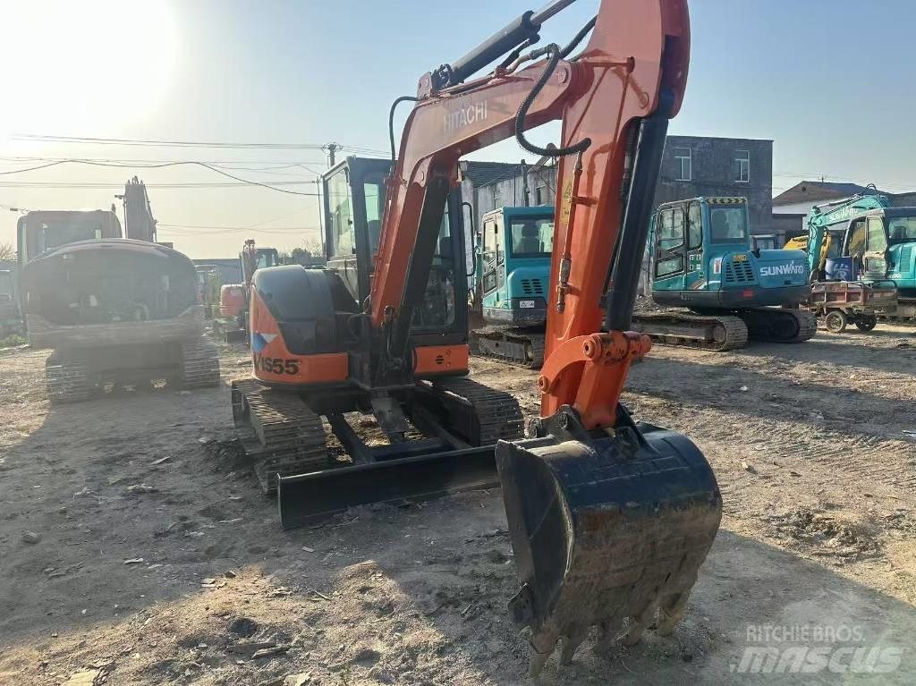 Hitachi ZX 55 UR 소형 굴삭기 7톤 미만