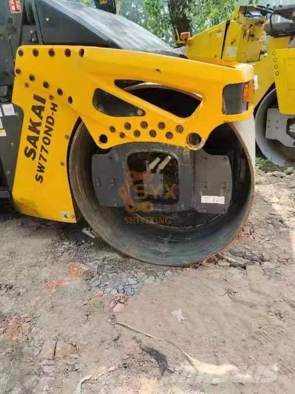 Sakai SW 770 ND 트윈 드럼 롤러