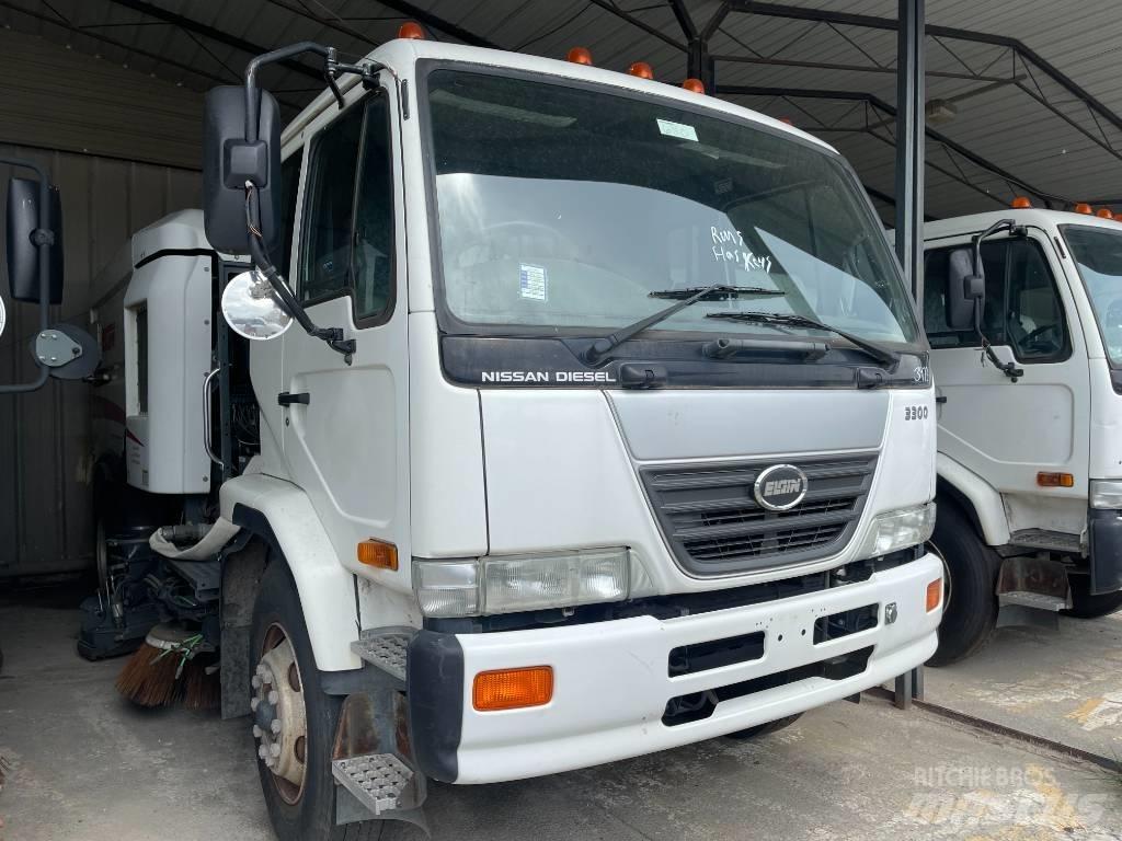 UD 3300 청소 트럭