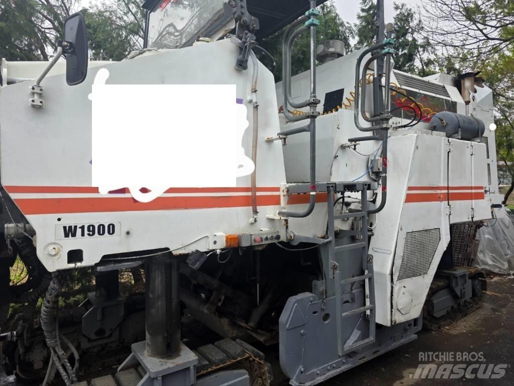 Wirtgen W 1900 아스팔트 콜드 밀링 기계
