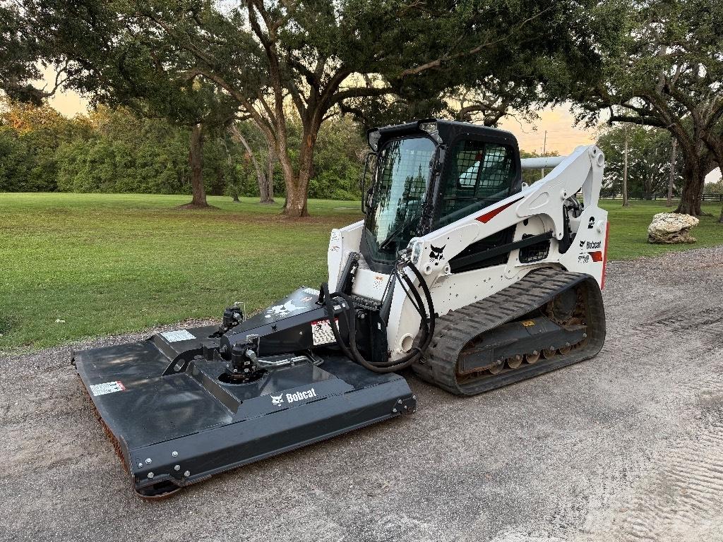 Bobcat T 770  스키드로더