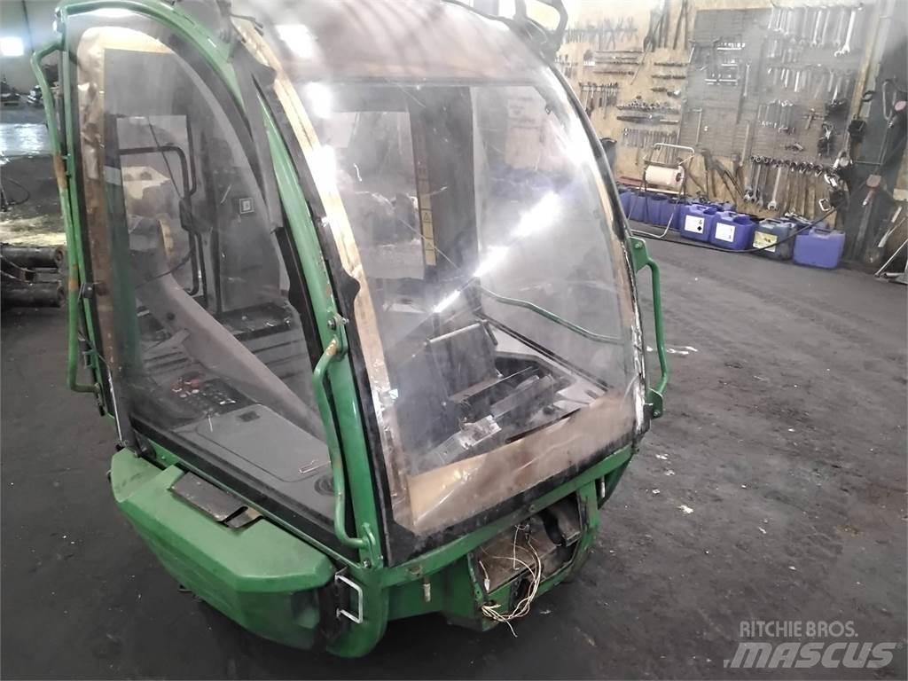 John Deere 1270E 캐빈 및 인테리어