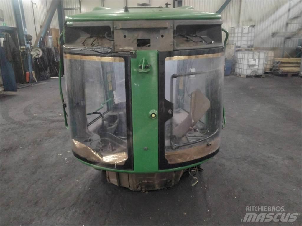 John Deere 1270E 캐빈 및 인테리어
