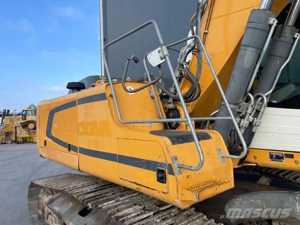 Liebherr R922 SLC 대형 굴삭기 29톤 이상