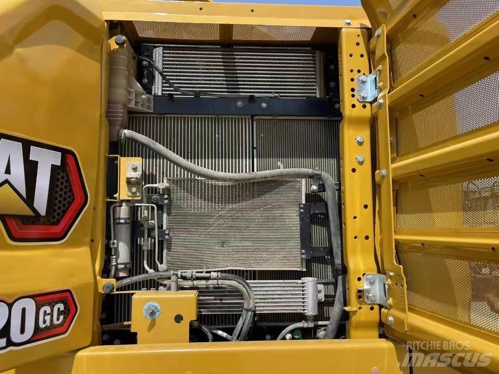 CAT 320GC 대형 굴삭기 29톤 이상