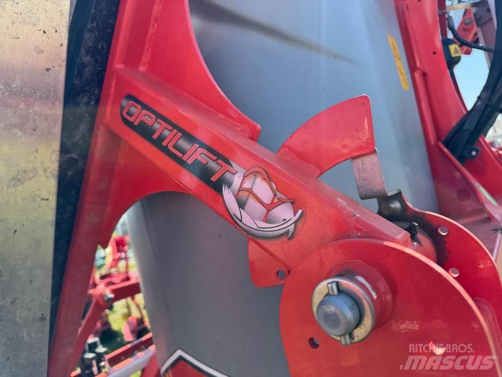 Kuhn DELTIS 2 견인형 분무기