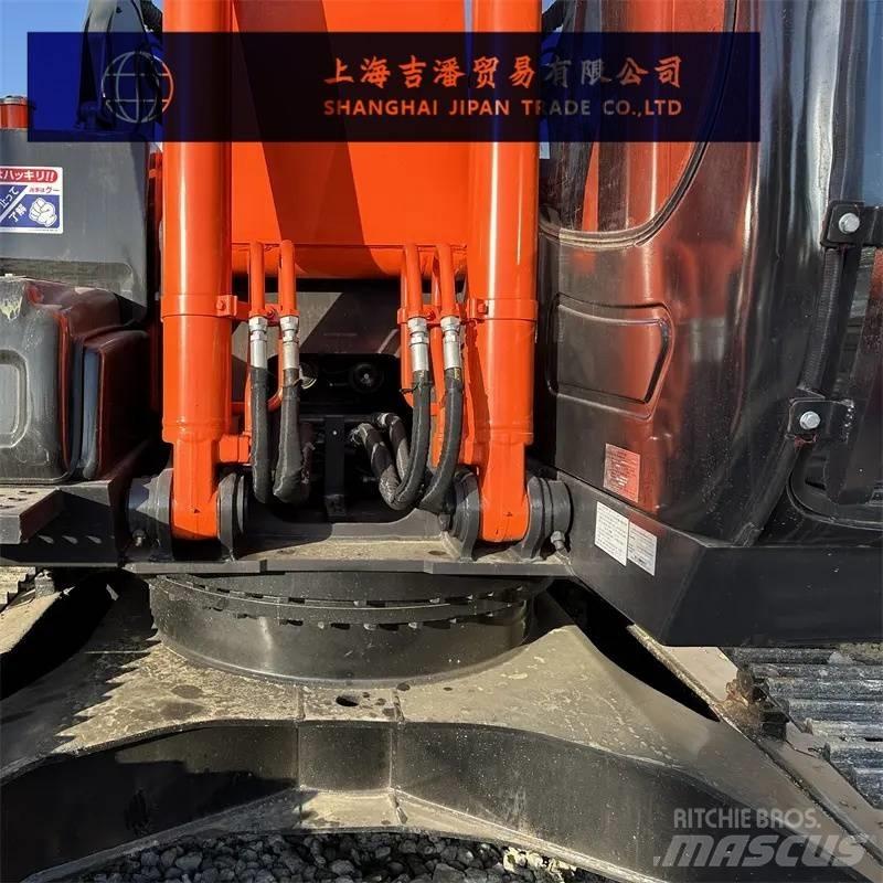 Hitachi ZX 200 대형 굴삭기 29톤 이상