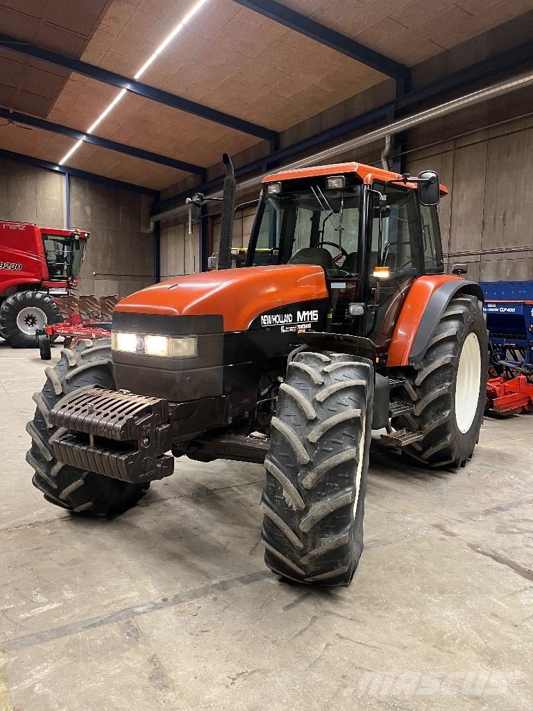 New Holland M 115 트랙터