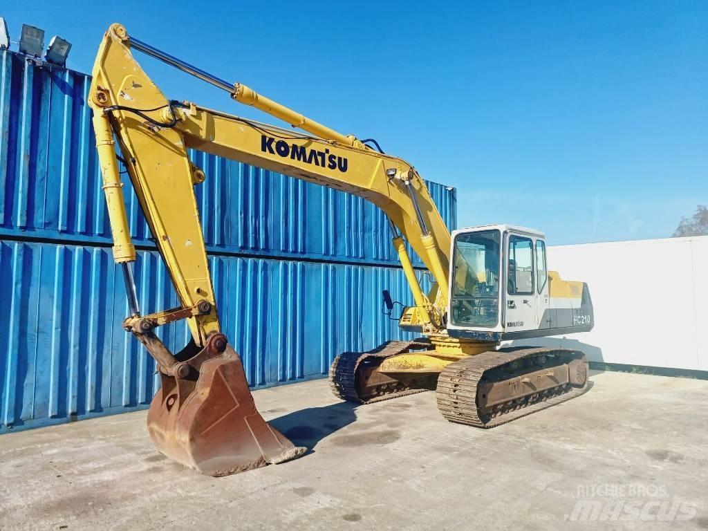Komatsu PC 210-5 대형 굴삭기 29톤 이상