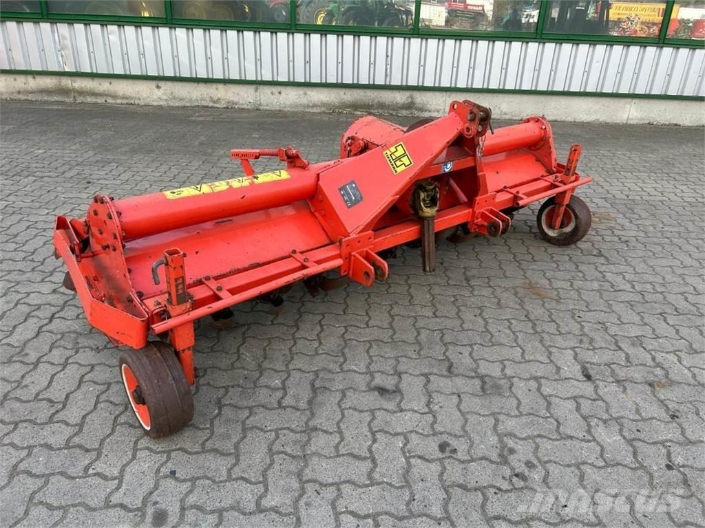 Kuhn EL 100N-255 지반 준비 작업