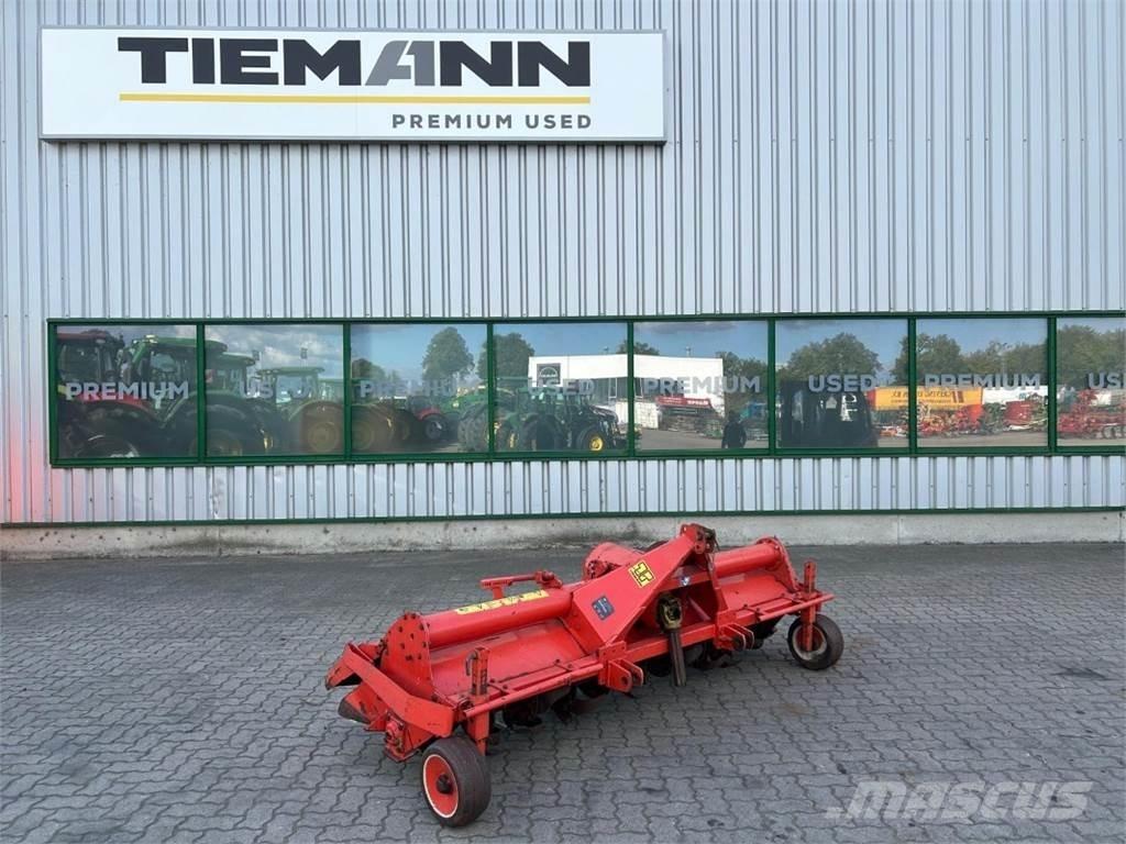 Kuhn EL 100N-255 지반 준비 작업