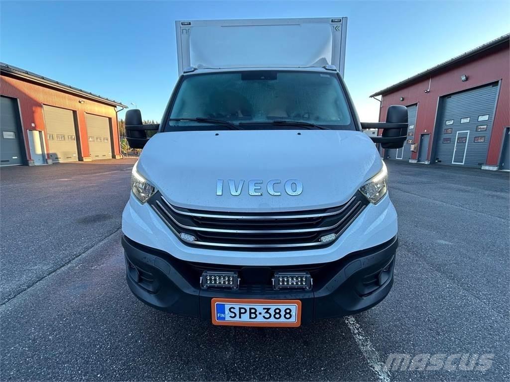 Iveco Daily 패널 화물차