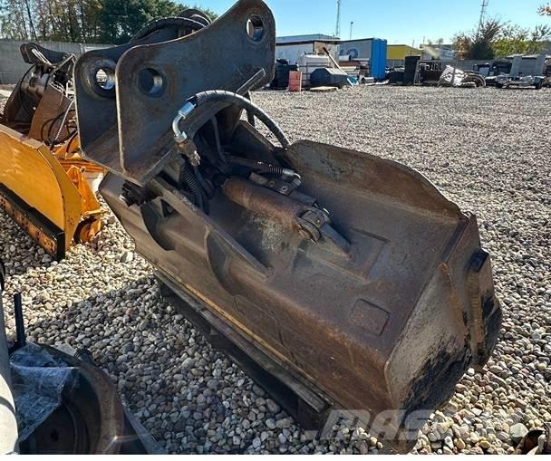 Komatsu PW160-7EO 백호