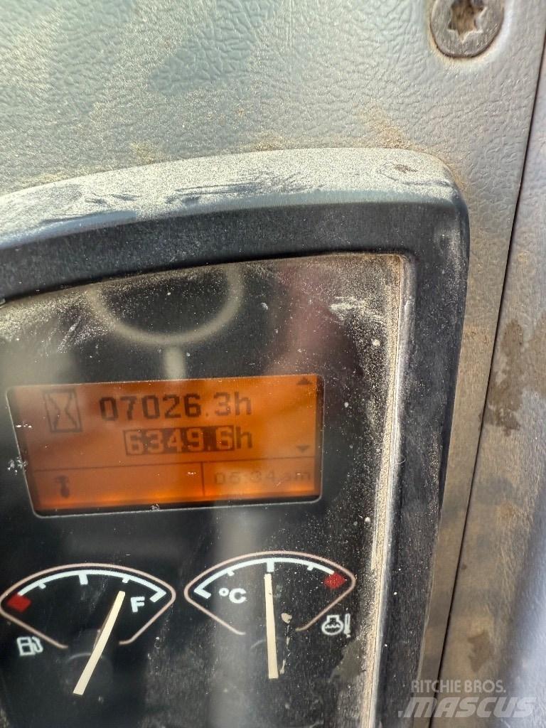 Volvo ECR 88 중형굴삭기 7톤-28톤