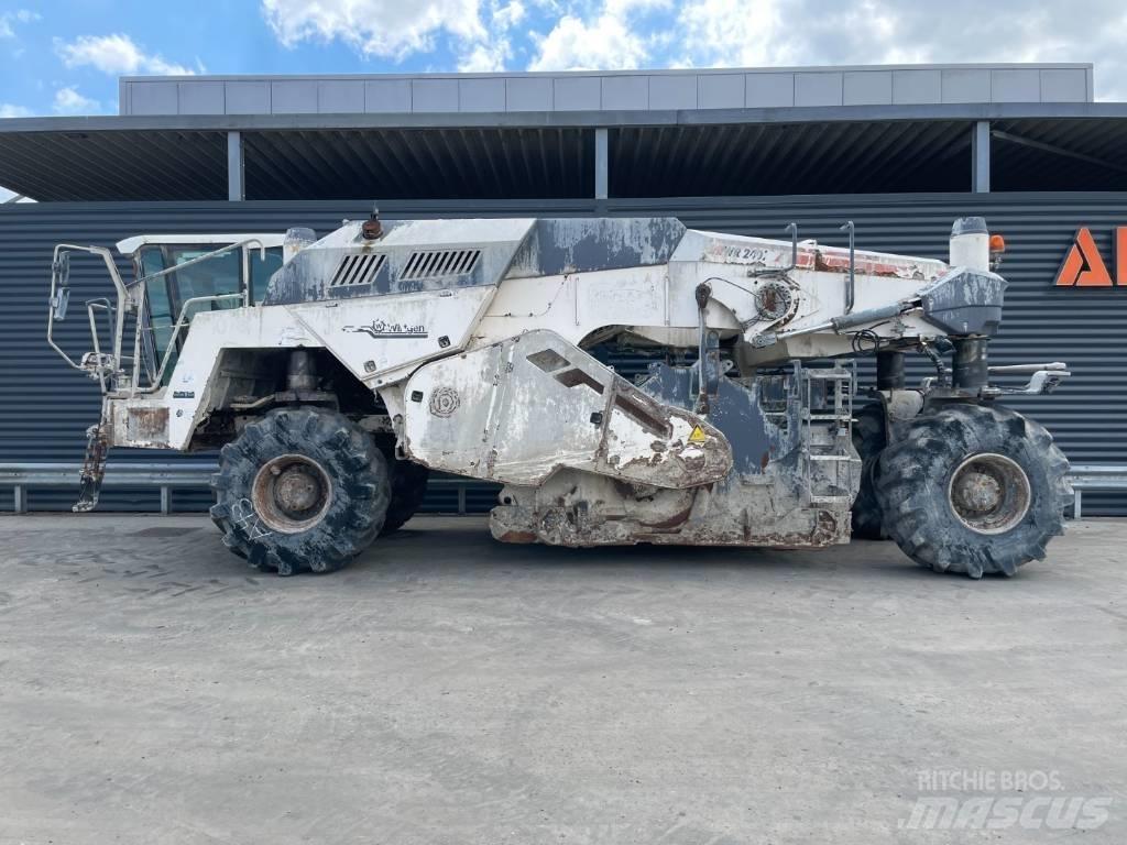Wirtgen WR 240I 아스팔트 리사이클러