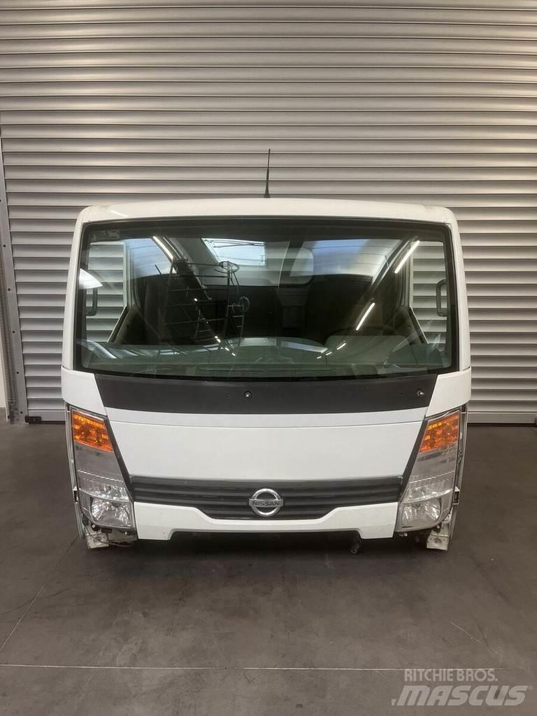Nissan NT400 캐빈 및 인테리어