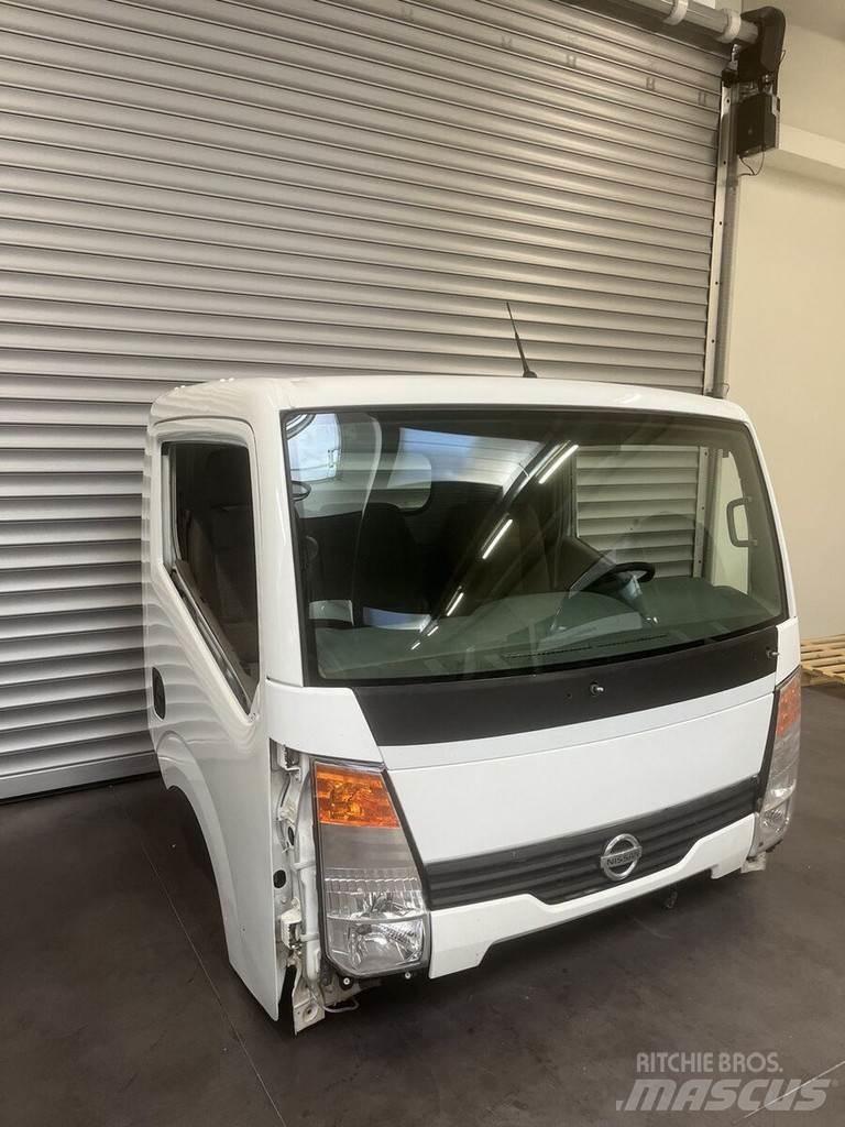 Nissan NT400 캐빈 및 인테리어