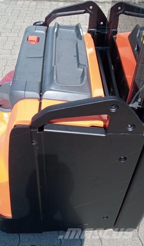 Toyota SWE160L 보행식 리치 지게차