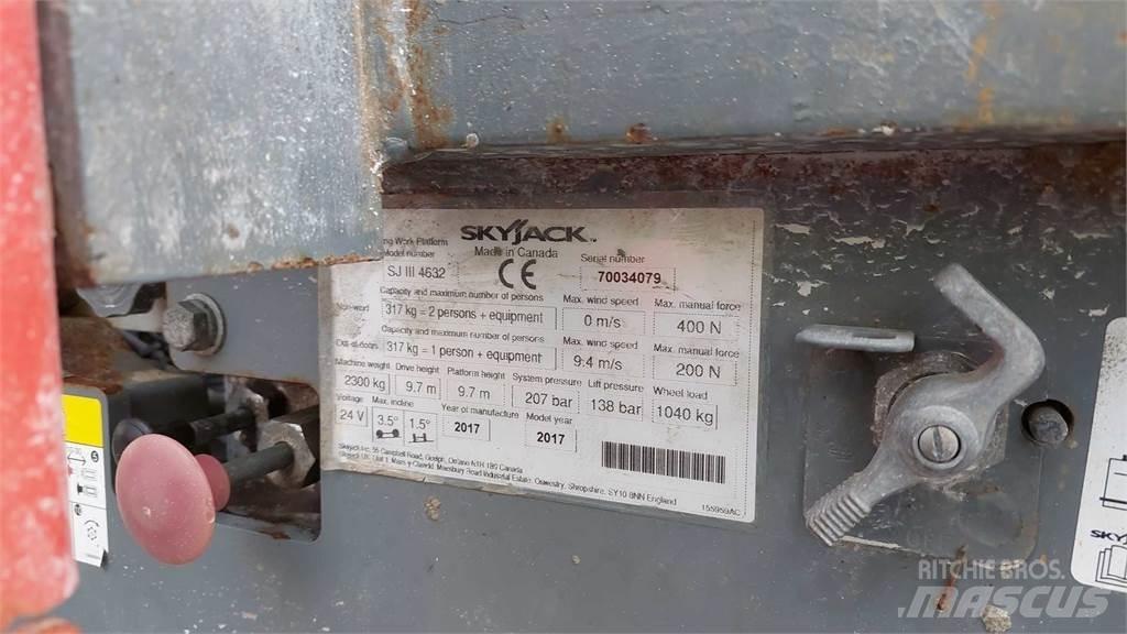 SkyJack SJIII4632 가위형 리프트