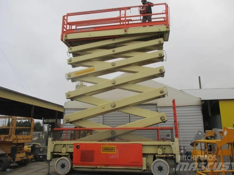 JLG Liftlux 245-12 가위형 리프트