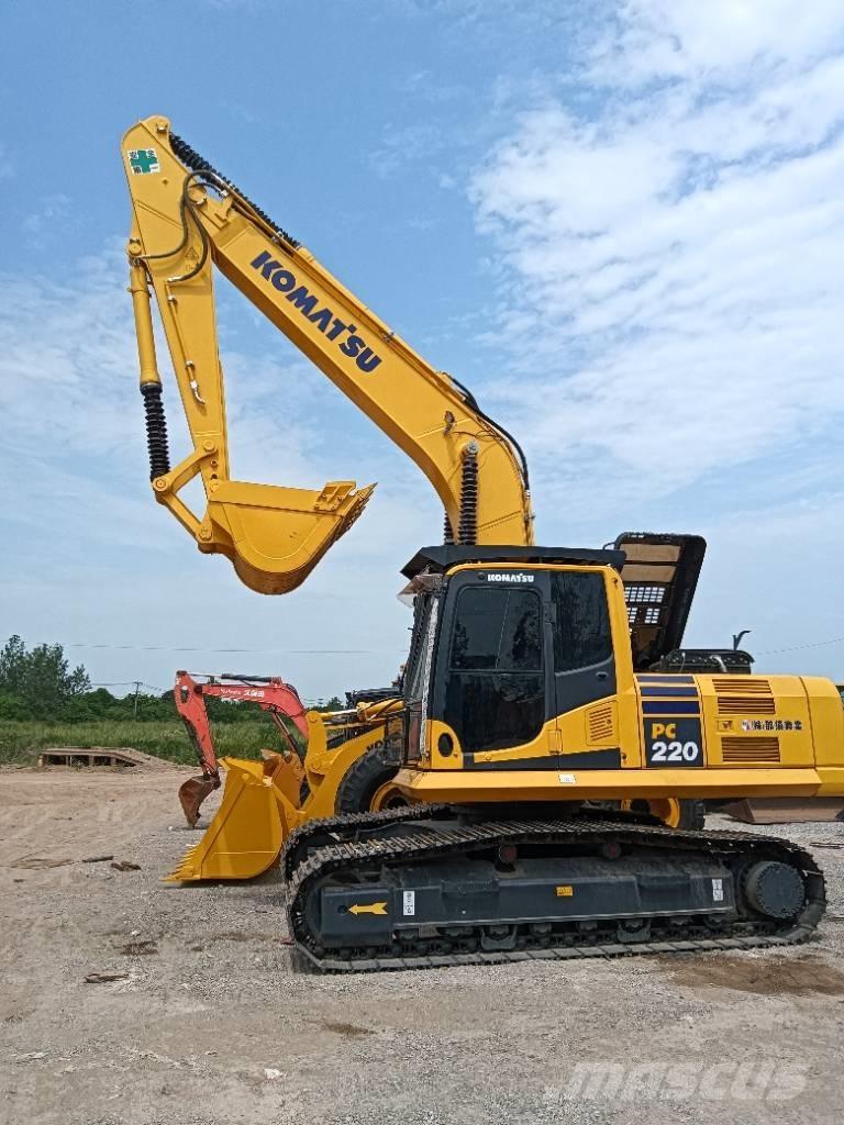 Komatsu PC 220-8 대형 굴삭기 29톤 이상
