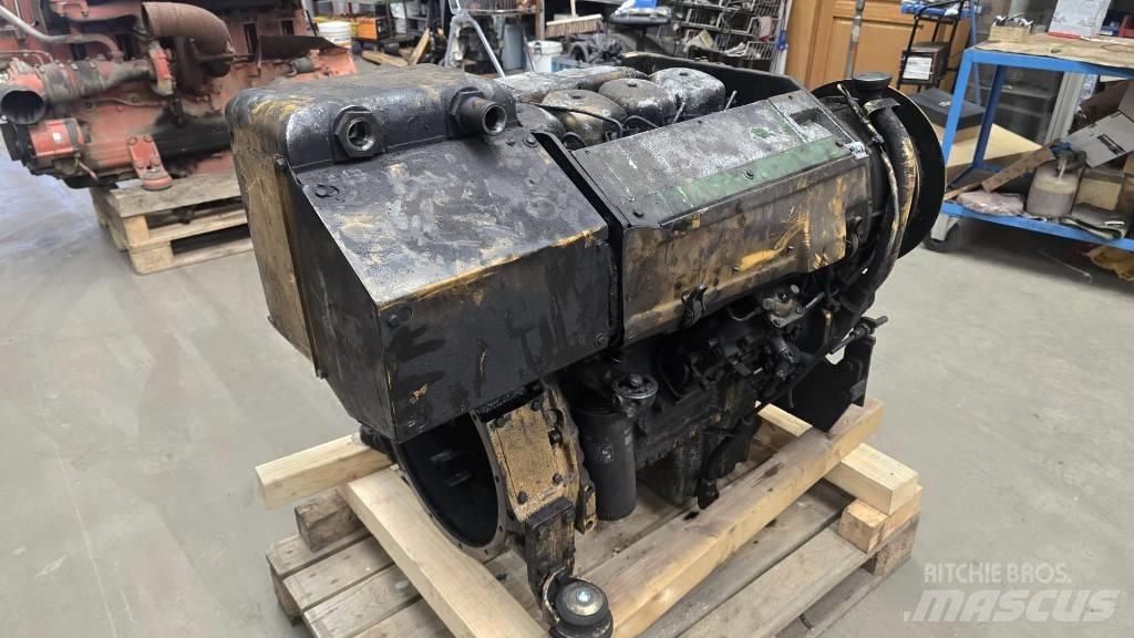 Deutz BF4L913 엔진