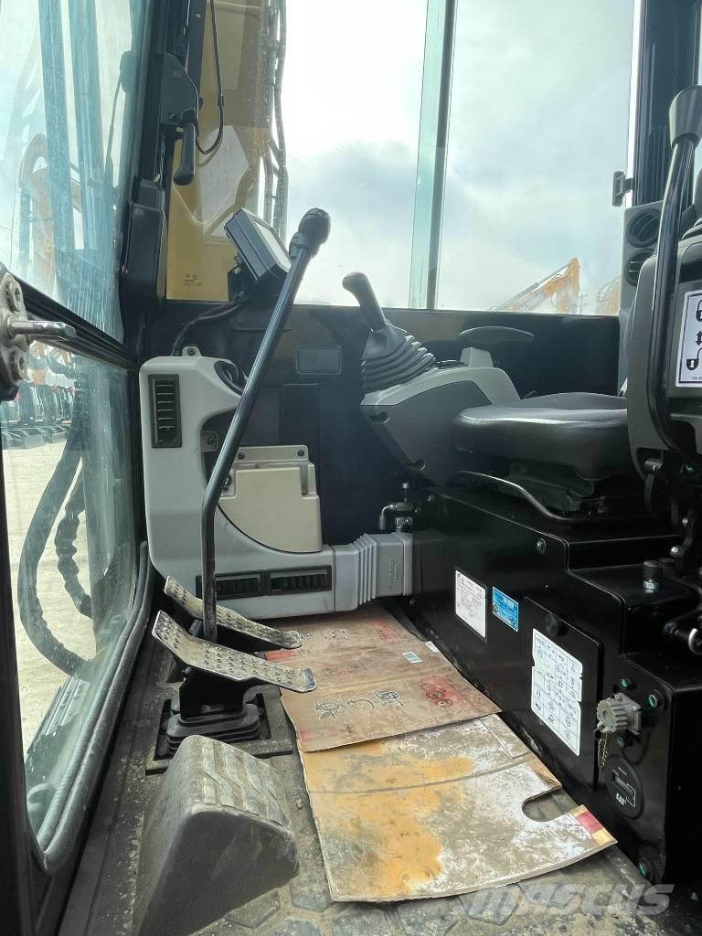 CAT 305.5E2 소형 굴삭기 7톤 미만