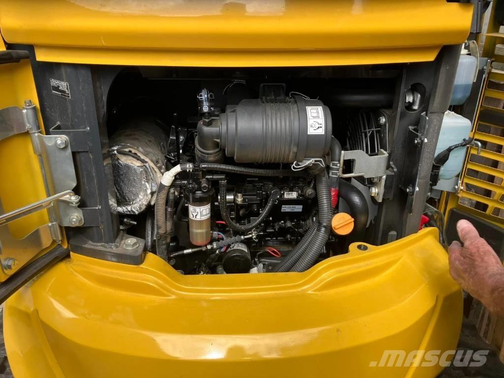 Komatsu PC 26 MR 소형 굴삭기 7톤 미만