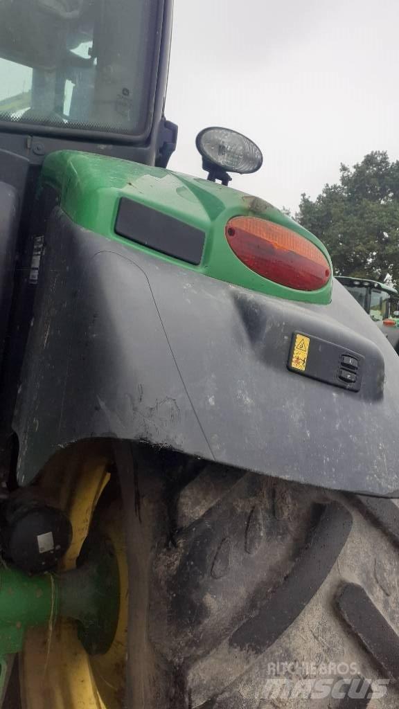 John Deere 6130 R 트랙터