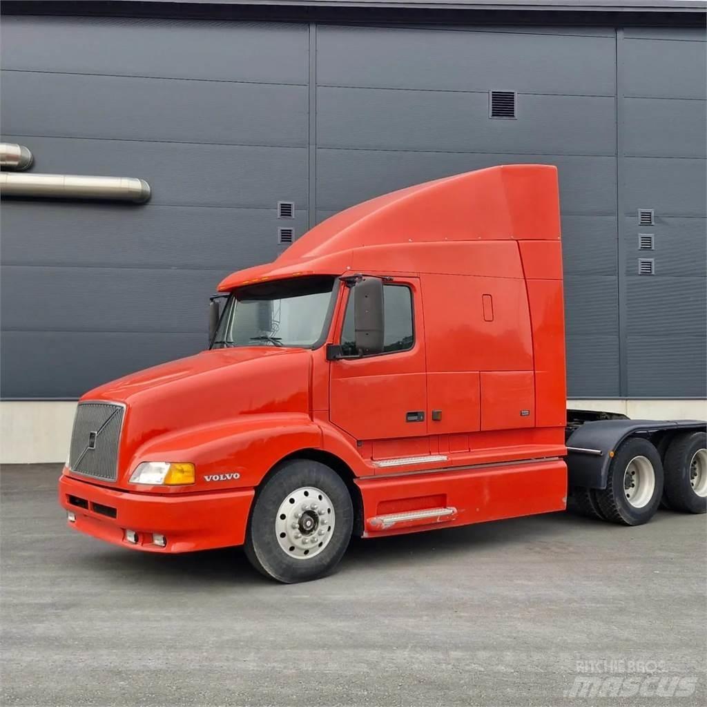 Volvo VNL-4 트랙터 유닛