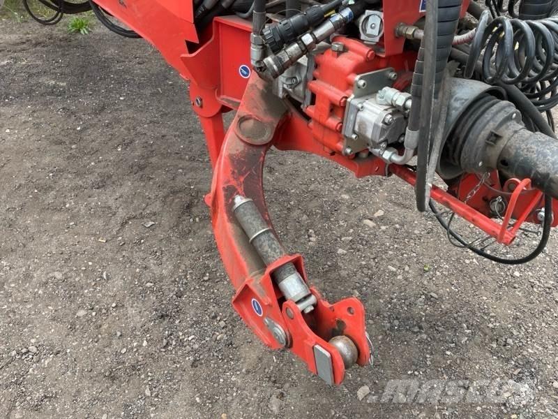 Kuhn GA13131 수확기