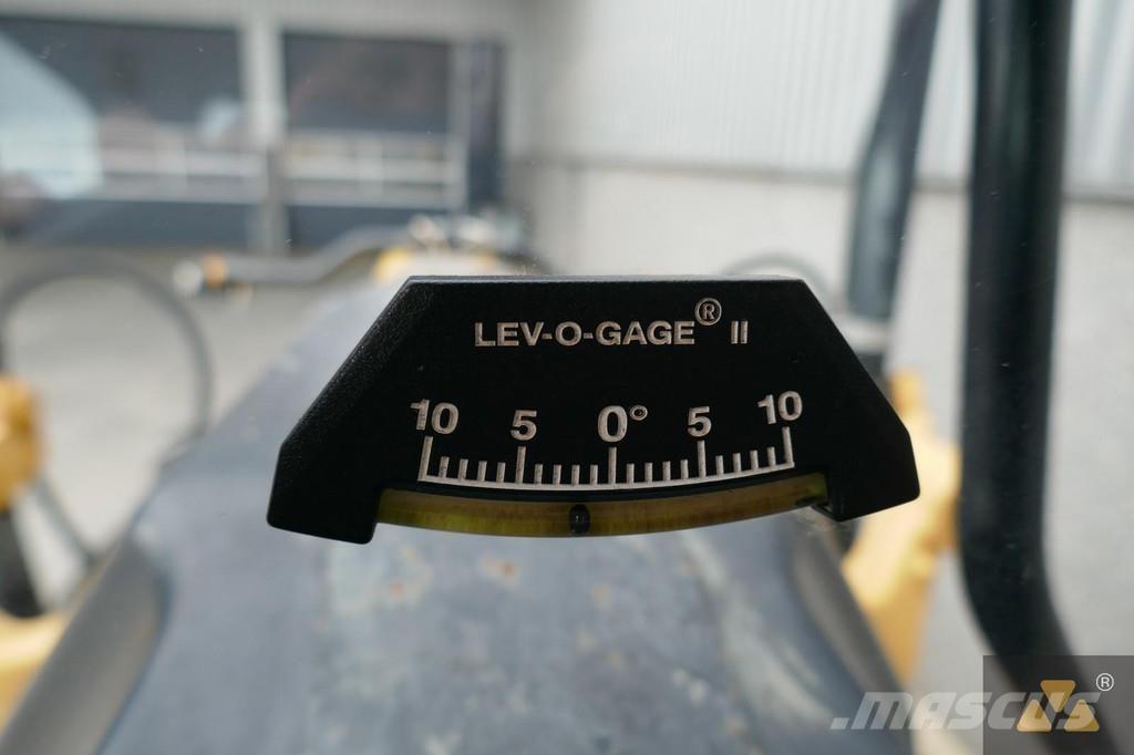 CAT 120M 그레이더